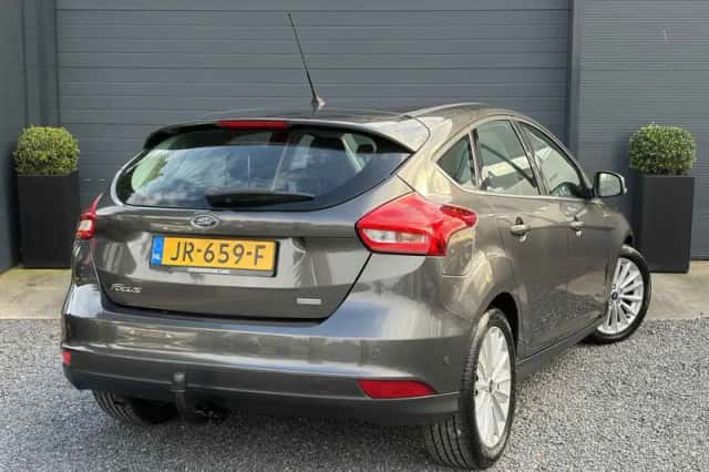 Ford Focus (2016) thumbnail 5