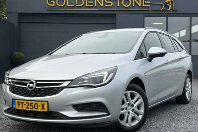 Opel Astra (2017) thumbnail 1