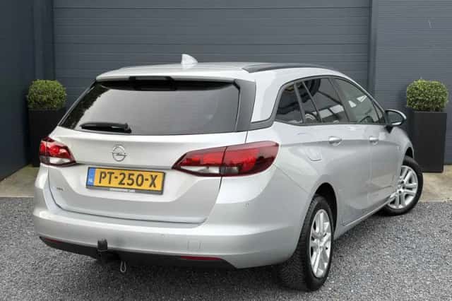 Opel Astra (2017) thumbnail 4