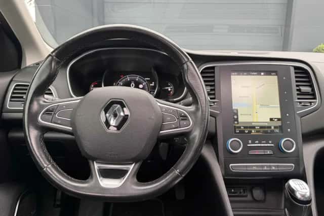 Renault Mégane (2017) thumbnail 3