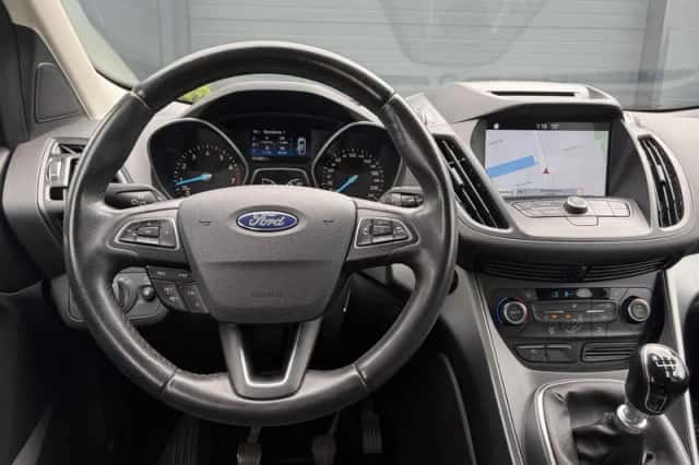 Ford Kuga (2018) thumbnail 3