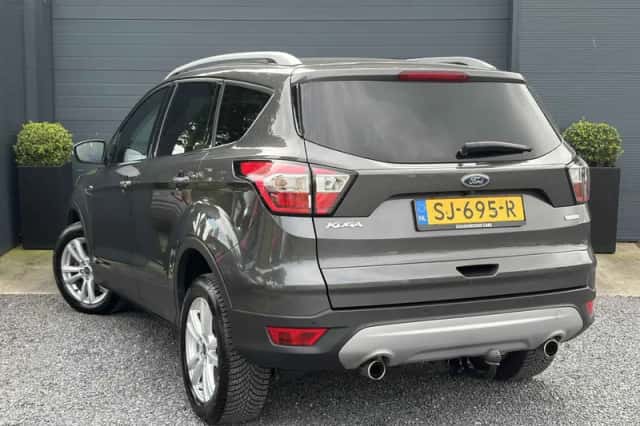 Ford Kuga (2018) thumbnail 4