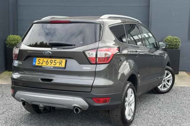 Ford Kuga (2018) thumbnail 5