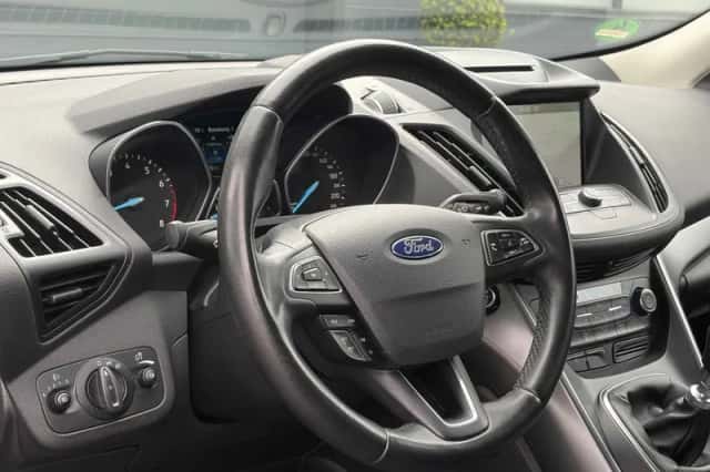 Ford Kuga (2018) thumbnail 6