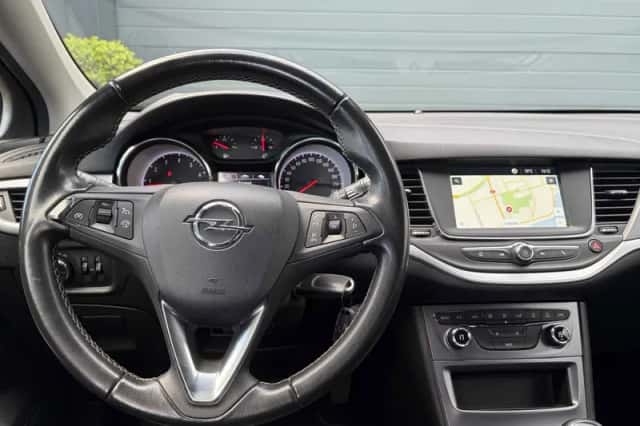 Opel Astra (2019) thumbnail 3