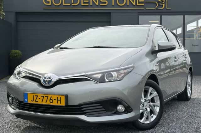 Toyota Auris (2016) thumbnail 1