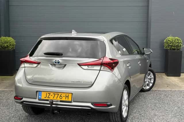 Toyota Auris (2016) thumbnail 4