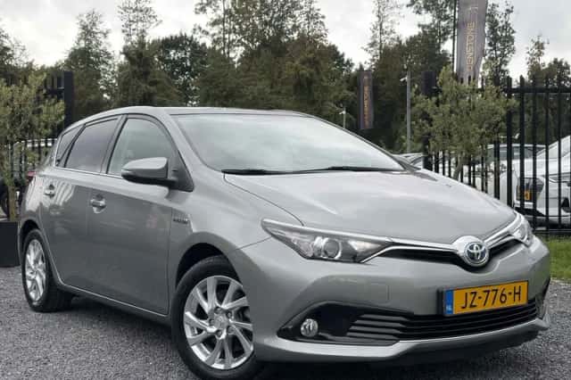 Toyota Auris (2016) thumbnail 6