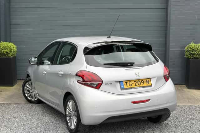Peugeot 208 (2018) thumbnail 4
