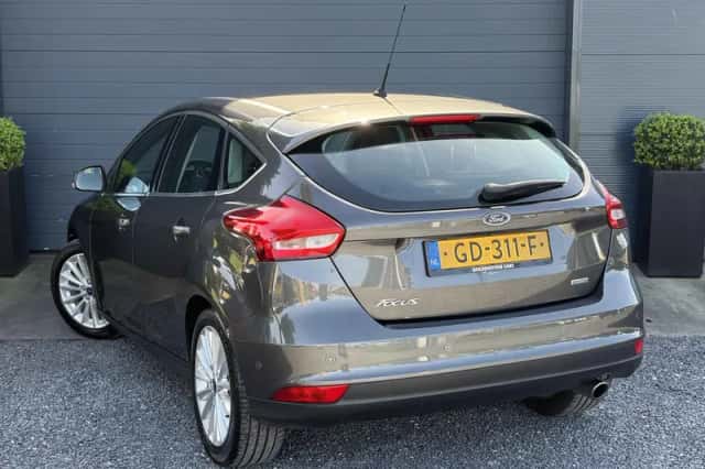 Ford Focus (2015) thumbnail 5