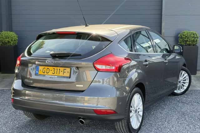 Ford Focus (2015) thumbnail 6