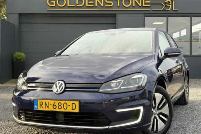Volkswagen e-Golf (2018) thumbnail 2