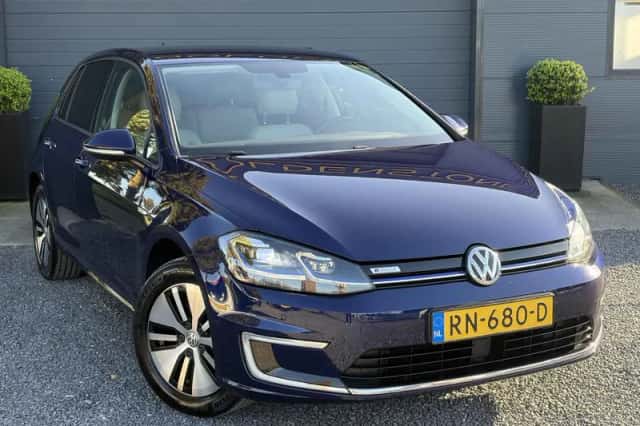Volkswagen e-Golf (2018) thumbnail 5