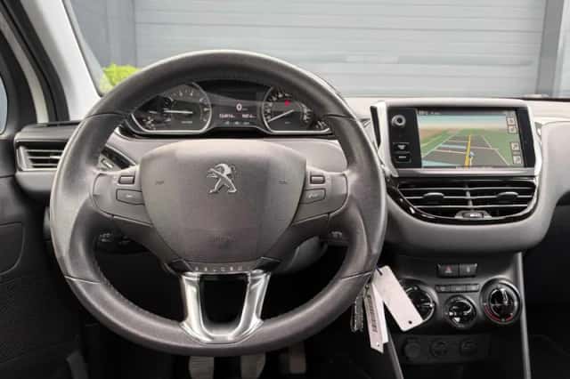 Peugeot 208 (2013) thumbnail 4