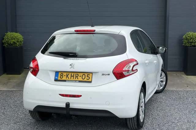 Peugeot 208 (2013) thumbnail 6