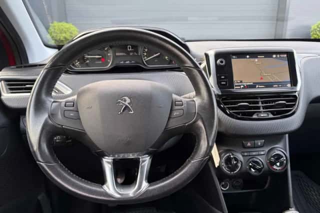 Peugeot 2008 (2017) thumbnail 3