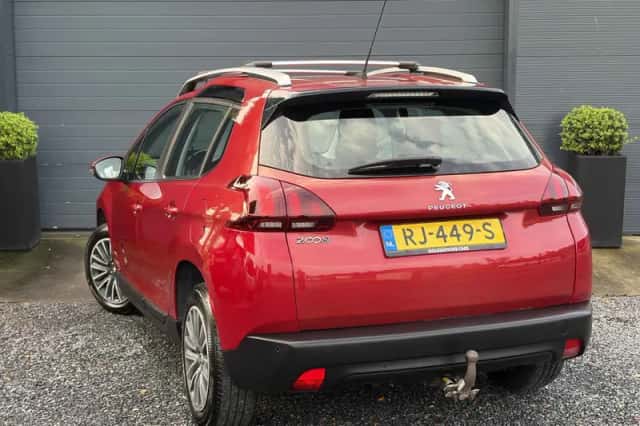 Peugeot 2008 (2017) thumbnail 4