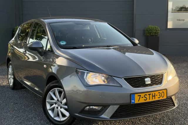 SEAT Ibiza (2013) thumbnail 2