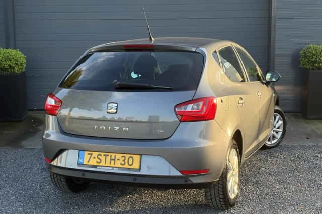 SEAT Ibiza (2013) thumbnail 4