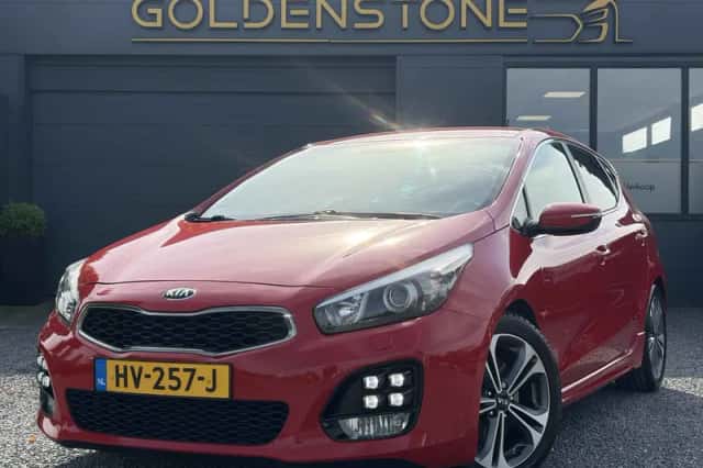 Kia Ceed (2016) thumbnail 1
