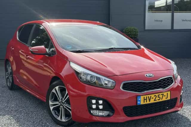 Kia Ceed (2016) thumbnail 2