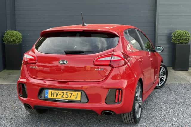 Kia Ceed (2016) thumbnail 5