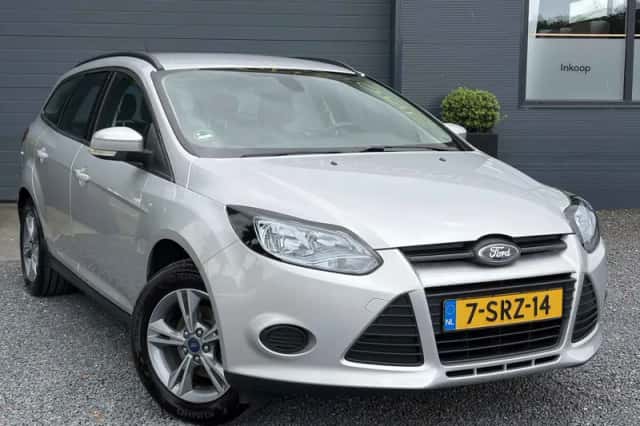 Ford Focus (2013) thumbnail 2