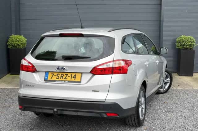 Ford Focus (2013) thumbnail 4