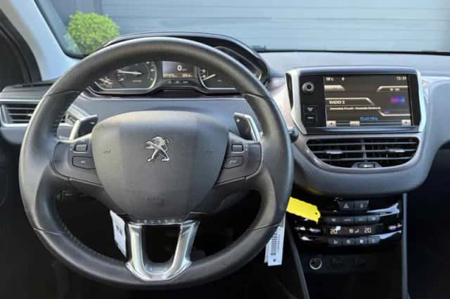 Peugeot 2008 (2014) thumbnail 2