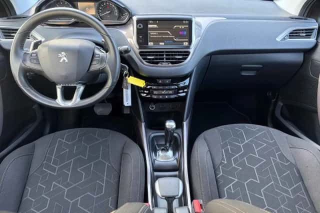 Peugeot 2008 (2014) thumbnail 6