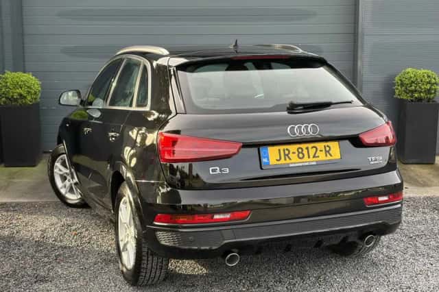 Audi Q3 (2016) thumbnail 5