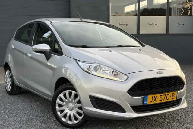 Ford Fiesta (2016) thumbnail 2