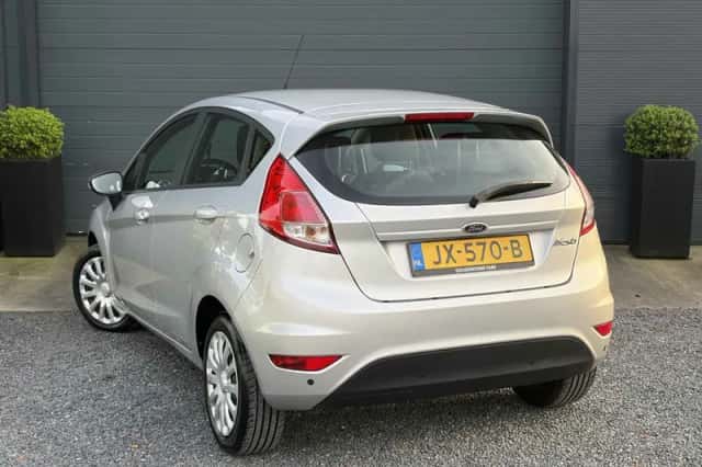 Ford Fiesta (2016) thumbnail 4