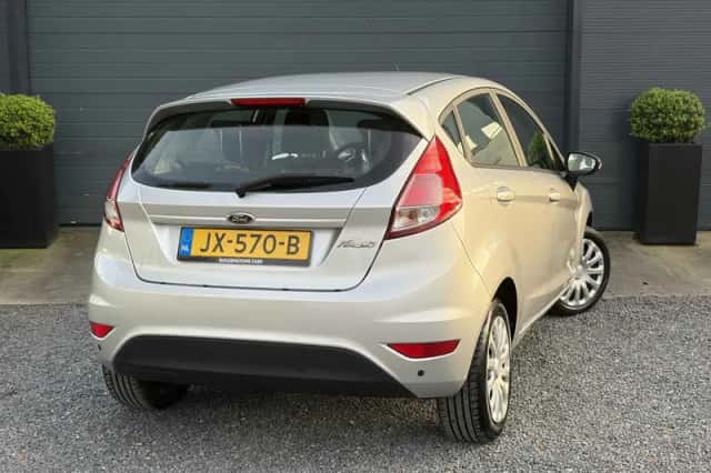 Ford Fiesta (2016) thumbnail 5