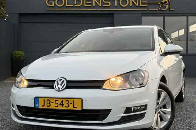 Volkswagen Golf (2016) thumbnail 1