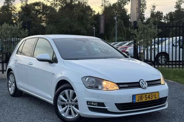 Volkswagen Golf (2016) thumbnail 6