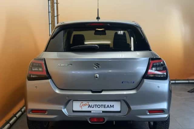 Suzuki Swift (2025) thumbnail 5