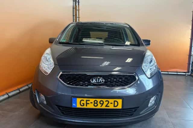Kia Venga (2015) thumbnail 2