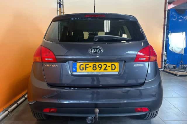 Kia Venga (2015) thumbnail 5