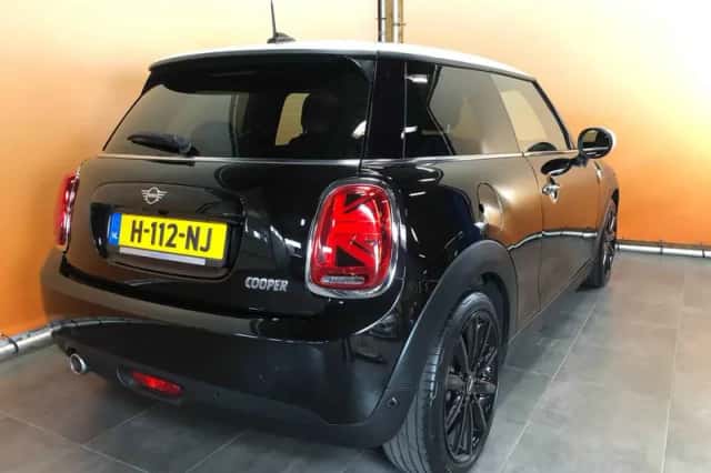 MINI Cooper (2020) thumbnail 4