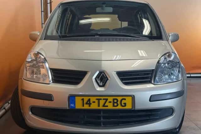 Renault Modus (2007) thumbnail 2