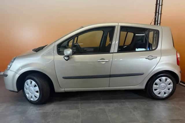 Renault Modus (2007) thumbnail 3