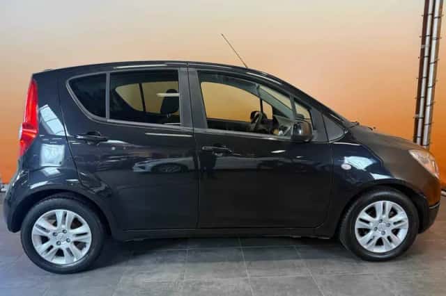 Opel Agila (2011) thumbnail 6