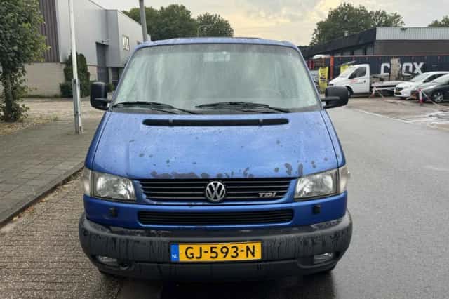 Volkswagen Caravelle (2000) thumbnail 2