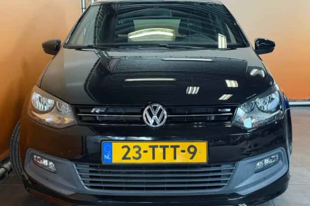 Volkswagen Polo (2012) thumbnail 2
