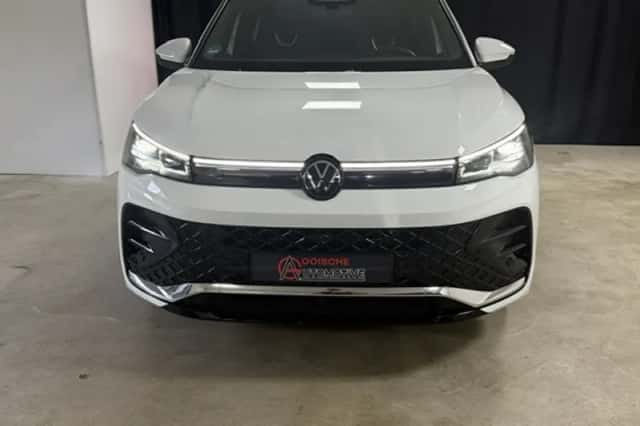 Volkswagen Tiguan (2025) thumbnail 3