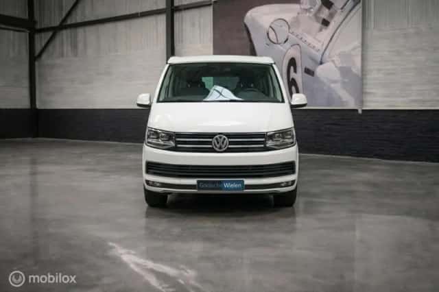 Volkswagen Transporter (2016) thumbnail 1