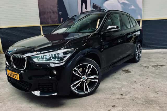 BMW X1 (2017) thumbnail 3