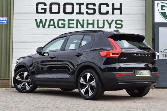 Volvo XC40 (2021) thumbnail 3