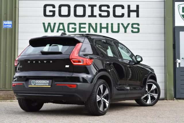 Volvo XC40 (2021) thumbnail 4
